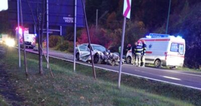 Două autoturisme s-au izbit violent pe DN1, în Brașov! Autoritățile au intervenit imediat