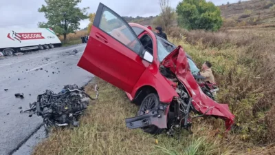 Coliziune între un autoturism și un camion, la Miclăușeni. Circulația pe DN 28, blocată