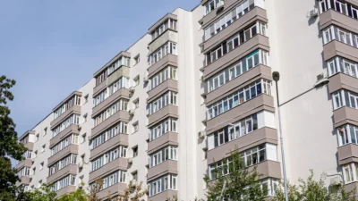 Amenzi uriașe pentru cei care fac gălăgie la bloc: Orele de liniște pe care trebuie să le respectăm