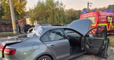 Trafic blocat în județul Argeș, sâmbătă dimineață. Un container a lovit un autoturism, iar trei persoane au ajuns la spital
