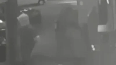 Doi tineri, de 15 și 18 ani, prinși în flagrant în timp ce furau bani din terminale de plată din Capitală