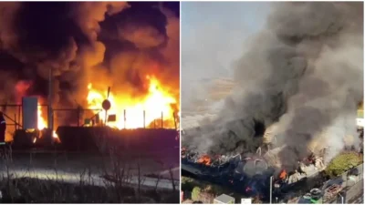 Incendiu puternic lângă Sibiu! O hală de reciclare a deșeurilor a fost înghițită de flăcări