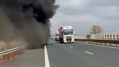 Incendiu puternic pe autostrada A1, între Arad și Timișoara. Semiremorca unui TIR cu legume congelate a fost cuprinsă de flăcări