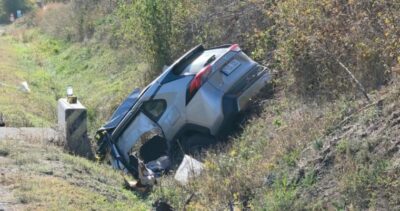 Sfârșit tragic pentru o femeie, în județul Vaslui. Mașina în care se afla s-a izbit violent de un cap de pod