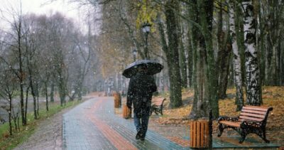 Vremea se răcește în România. Furtuna Felicia lovește Europa, iar meteorologii anunță ploi și ninsori la munte